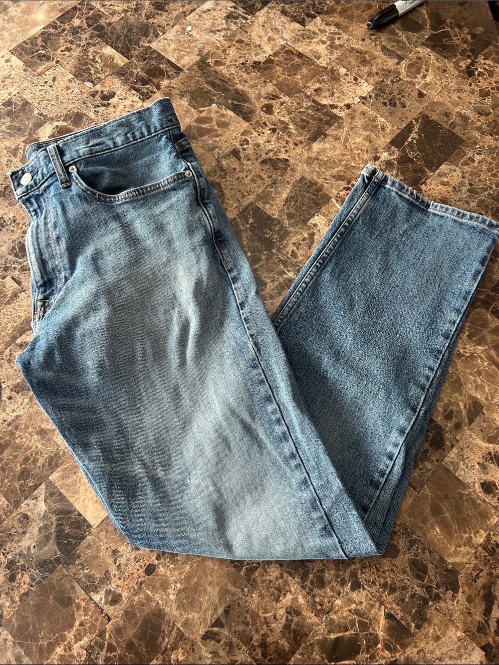 Calvin Klein Men's Straight Leg Jeans light wash, distressed denim jeans 32x30
